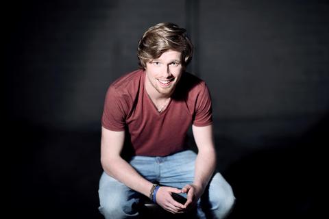 Singer-songwriter Niels van Heel