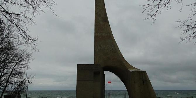 Photo 1 of WEDDING TO THE SEA MONUMENT WEDDING TO THE SEA MONUMENT